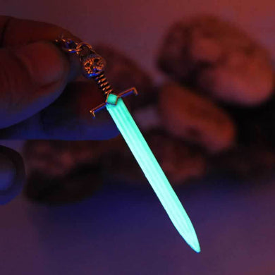 Cool Gadgets - Sword Luminous Necklace