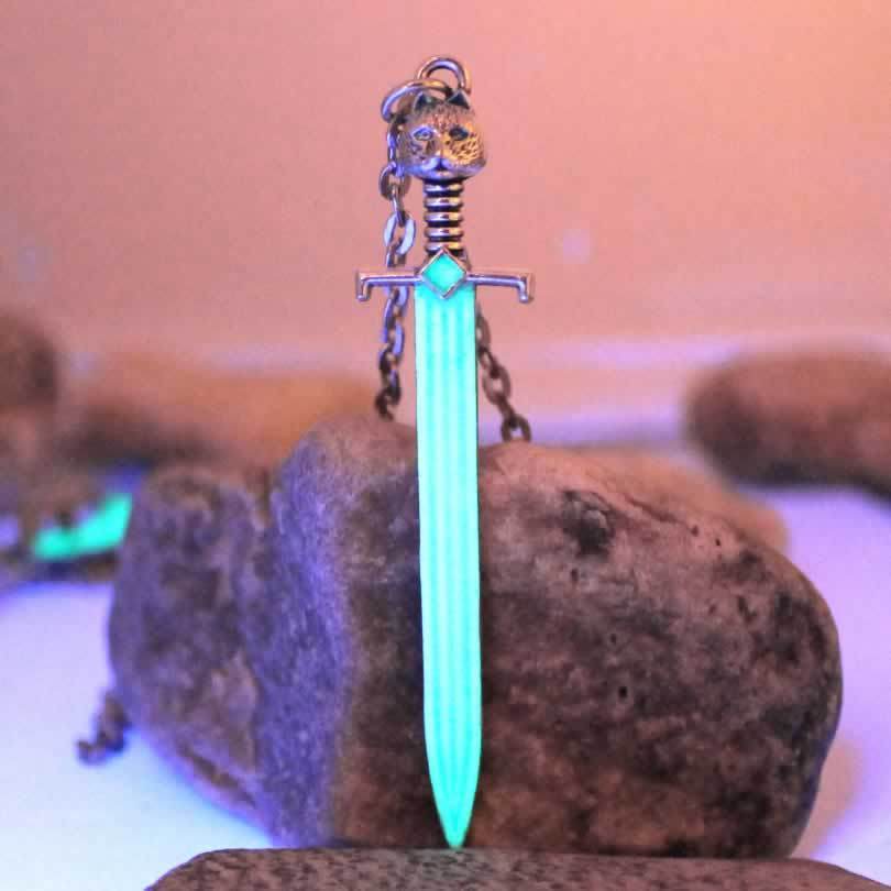Cool Gadgets - Sword Luminous Necklace